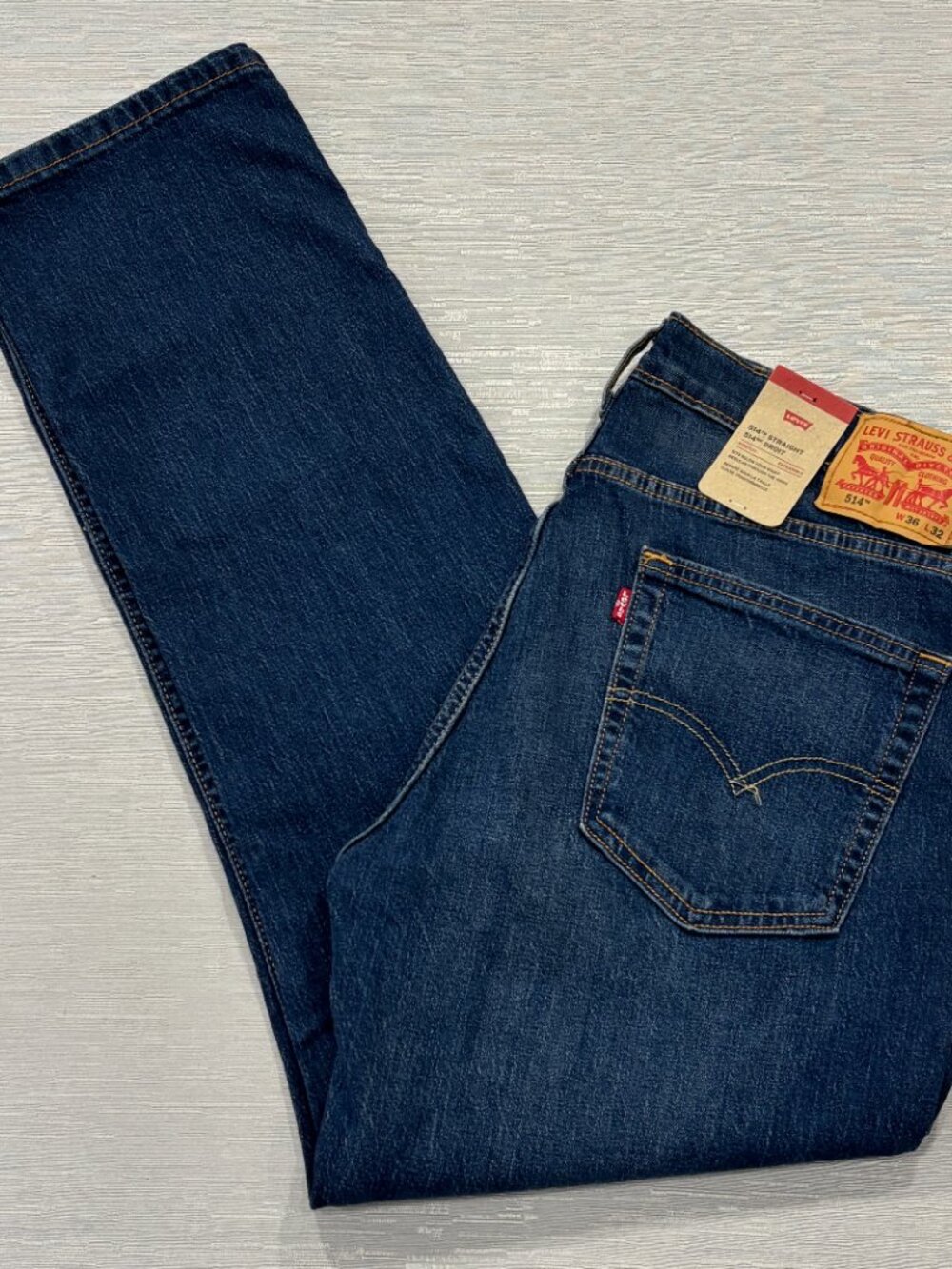 Levi's 514 Jeans Mens 36 x 32 Straight Leg Regular Fit Medium Wash Denim